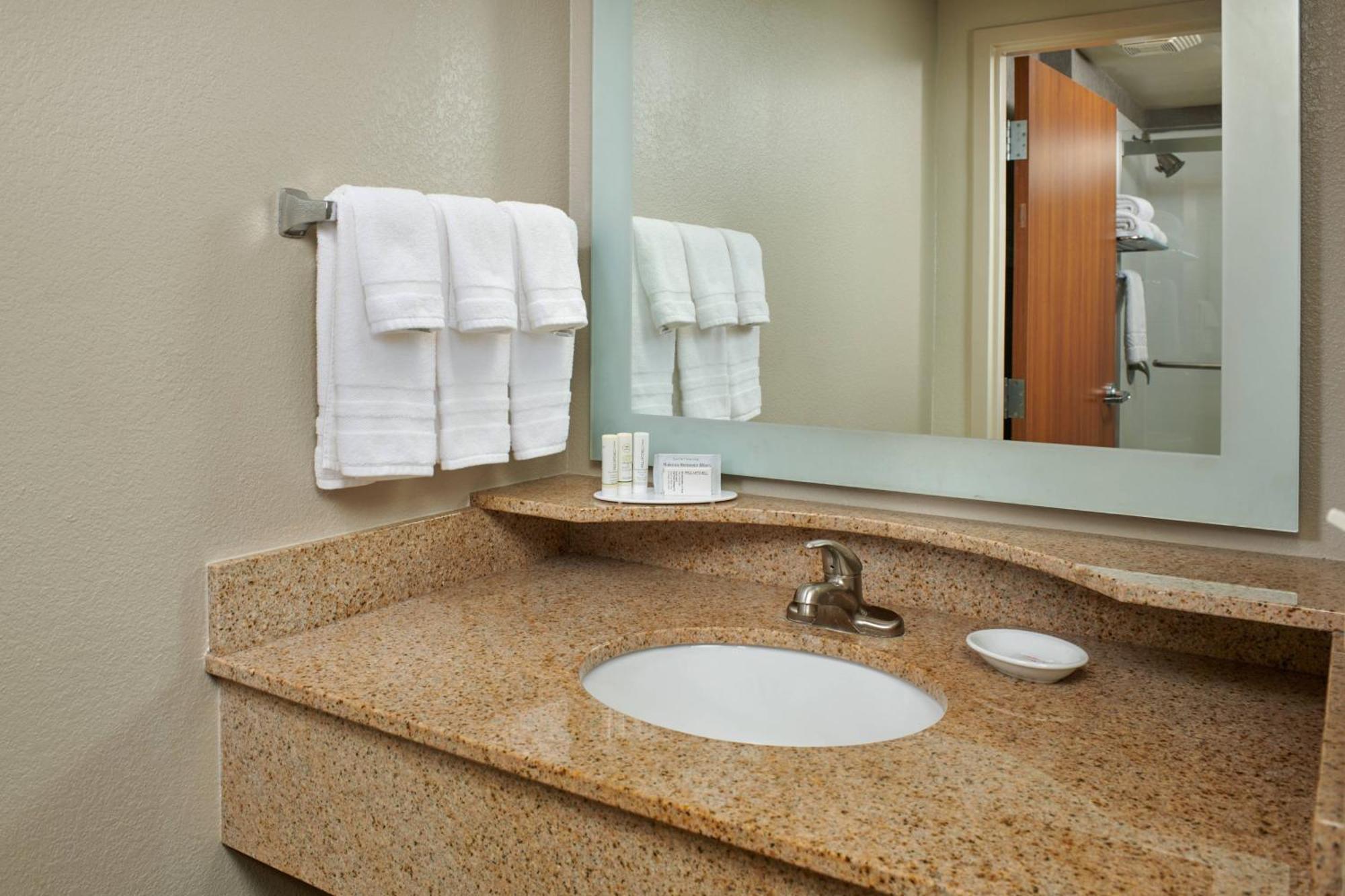 Springhill Suites By Marriott Baton Rouge North / Airport מראה חיצוני תמונה